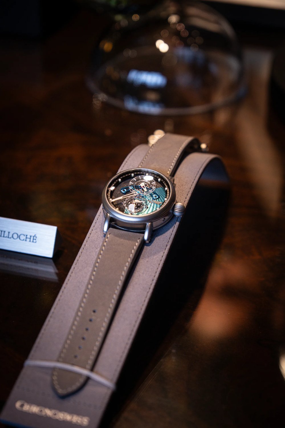 Sunum standında bir Chronoswiss saat