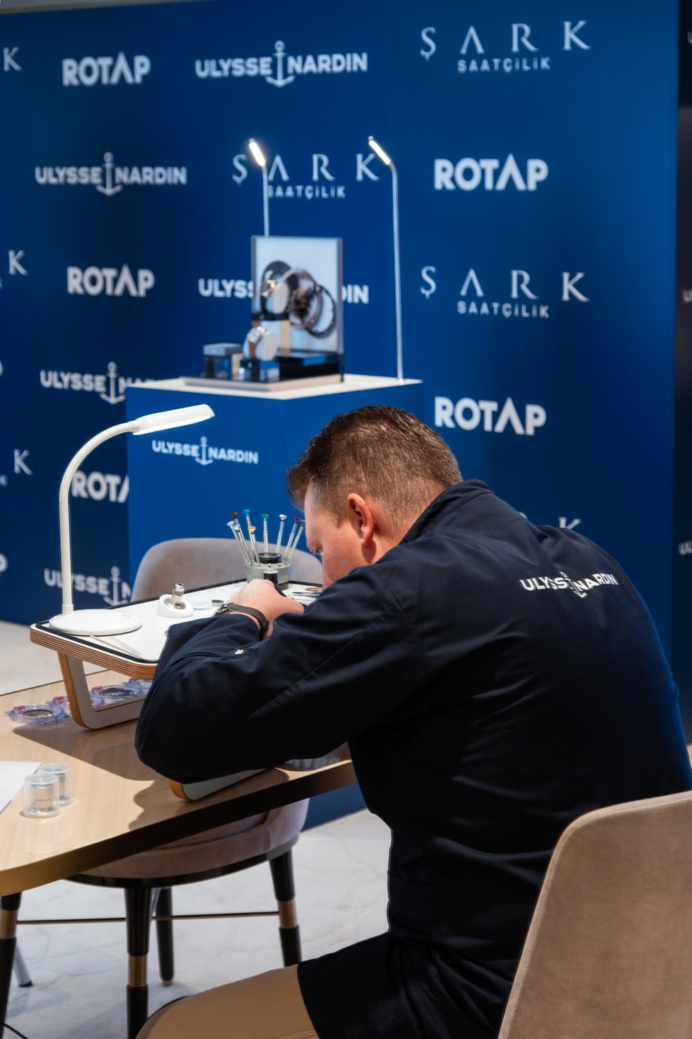The Ulysse Nardin watchmaker at the bench